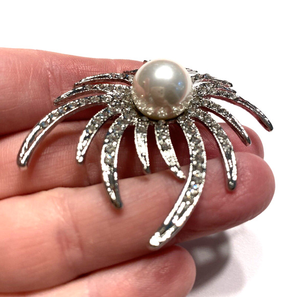 Silver Splash Statement Brooch Brilliant White Rhinestones & Faux Pearl Bead - Picture 6 of 7